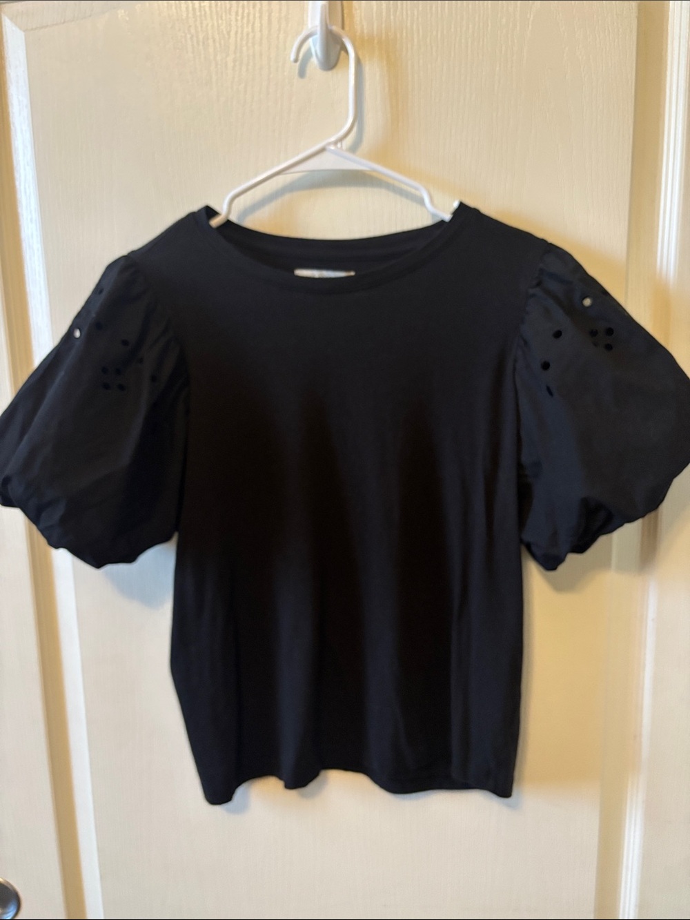 Black Puff Sleeve Eyelet Tee by